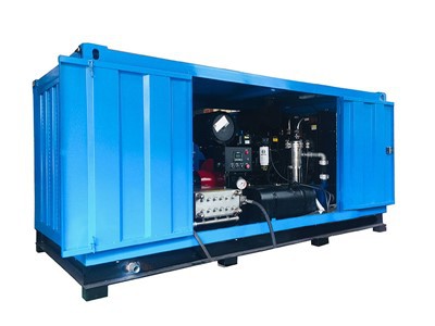 Hydrotryskací stroj na čištění velkých trubek